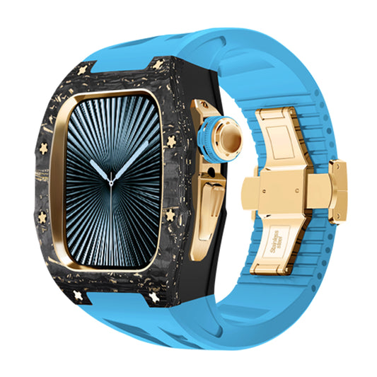 Ken Sailor CF-G Blue Gold forged carbon Apple Watch case
Ken Sailor Blue Gold Apple Watch forged carbon mod
Forged carbon Apple Watch case with blue strap and gold clasp
Luxury blue performance strap for Apple Watch by Ken Sailor
CF-G Blue Gold Apple Watch accessory premium edition